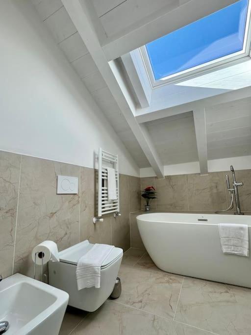 Apt. Aries - Penthouse Menaggio Kültér fotó