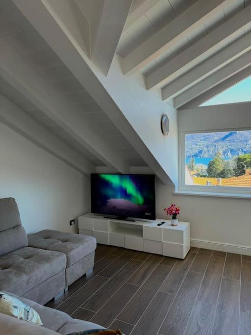 Apt. Aries - Penthouse Menaggio Kültér fotó